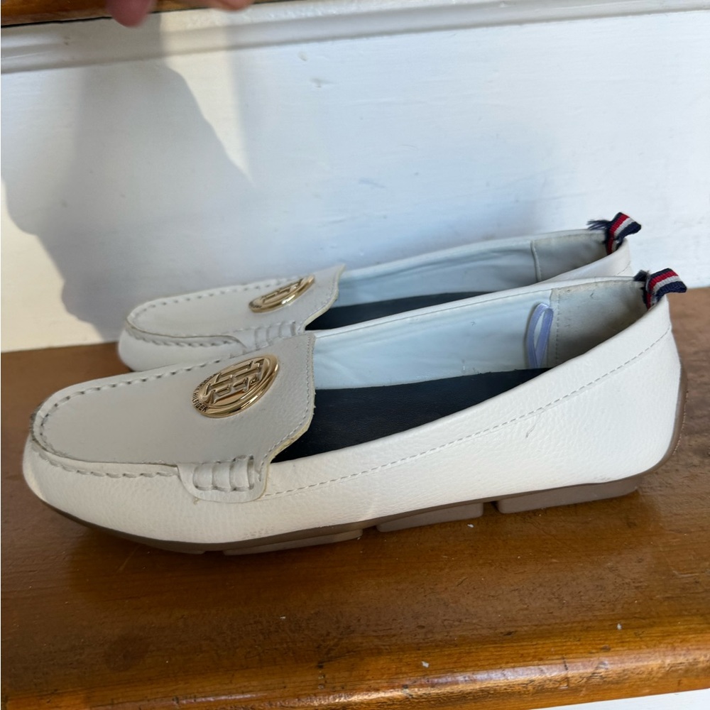 Women’s Tommy Hilfiger loafers size 6.5